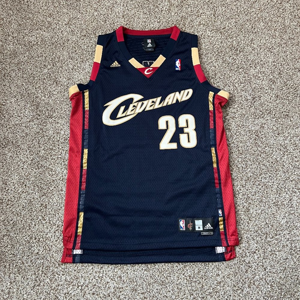 adidas Cleveland Cavaliers Lebron James Jersey - Men's Medium, Length+2
